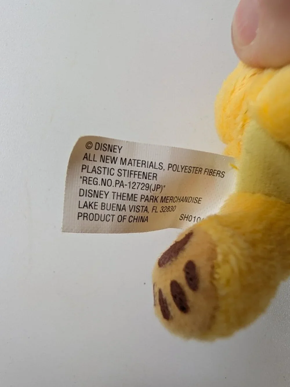 Disneyland The Lion King Baby Simba Wrapped in Leaf Blanket Keychain Bag Charm